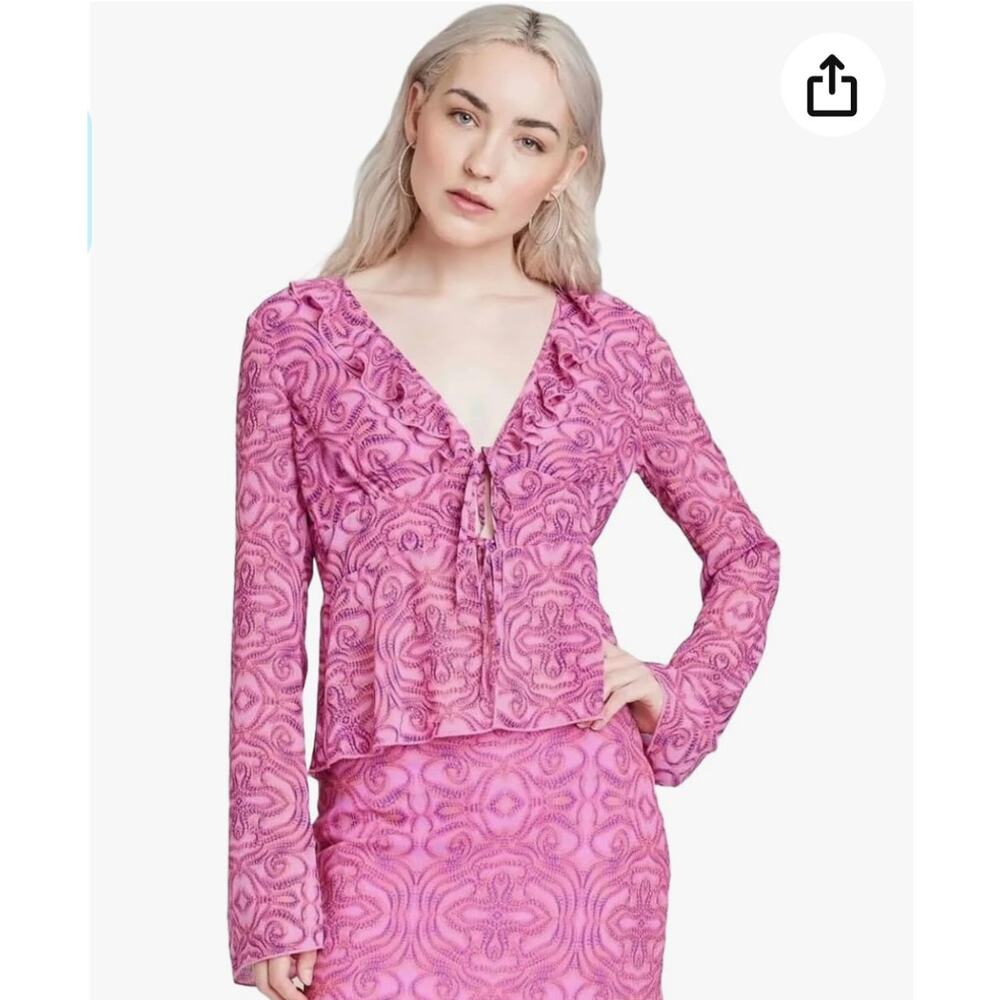 NWT Wild Fable Pink Geometric Print Tie Front Long Sleeve Chiffon Top Size Small - Picture 14 of 14